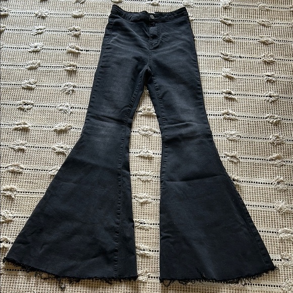 Black Flare Wide Leg Jeans with Vintage Appeal - Picture 1 of 7